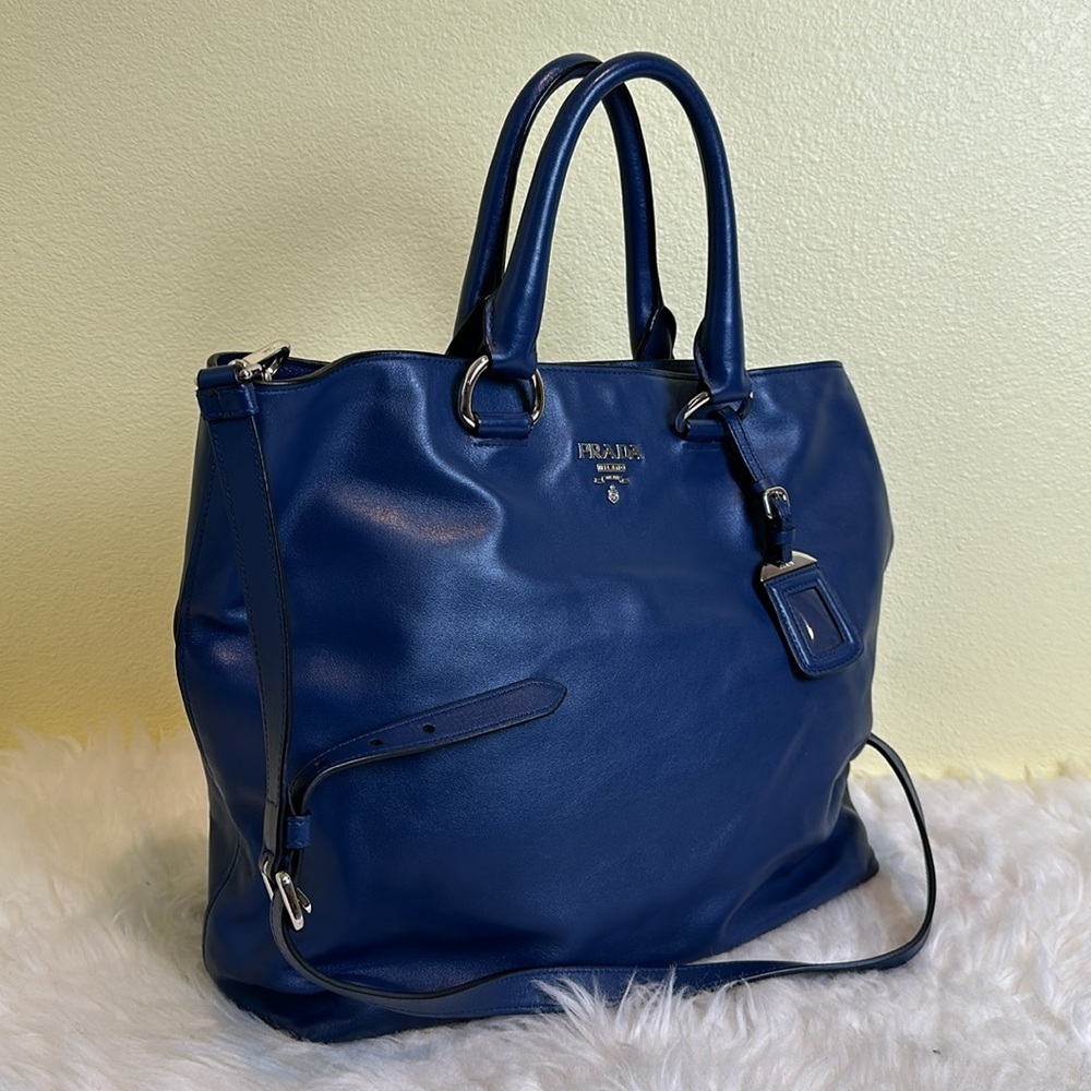 💯Authentic Prada Tote Leather Women's Bag🍀 - Picture 10 of 15